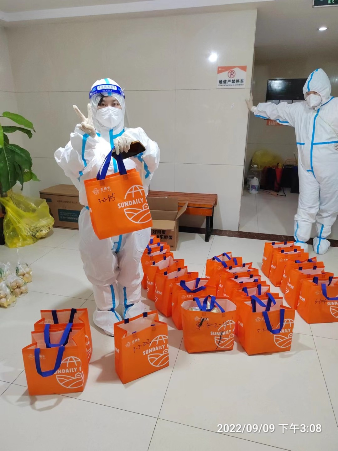 一(yi)箇(ge)成(cheng)都“團(tuán)長(zhang)”的(de)36小(xiǎo)時