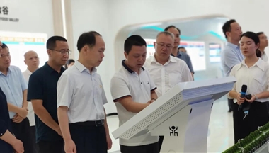 走(zou)進(jin)赤水河金色優(you)食谷，雲南(nan)省副省長(zhang)張治禮重(zhong)點關注了(le)這